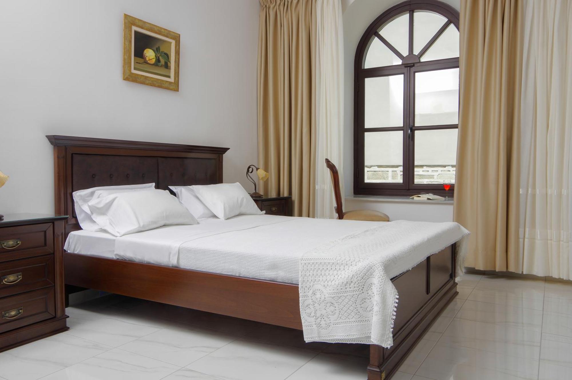 Megaron Apartment แอร์มูโปลี ภายนอก รูปภาพ