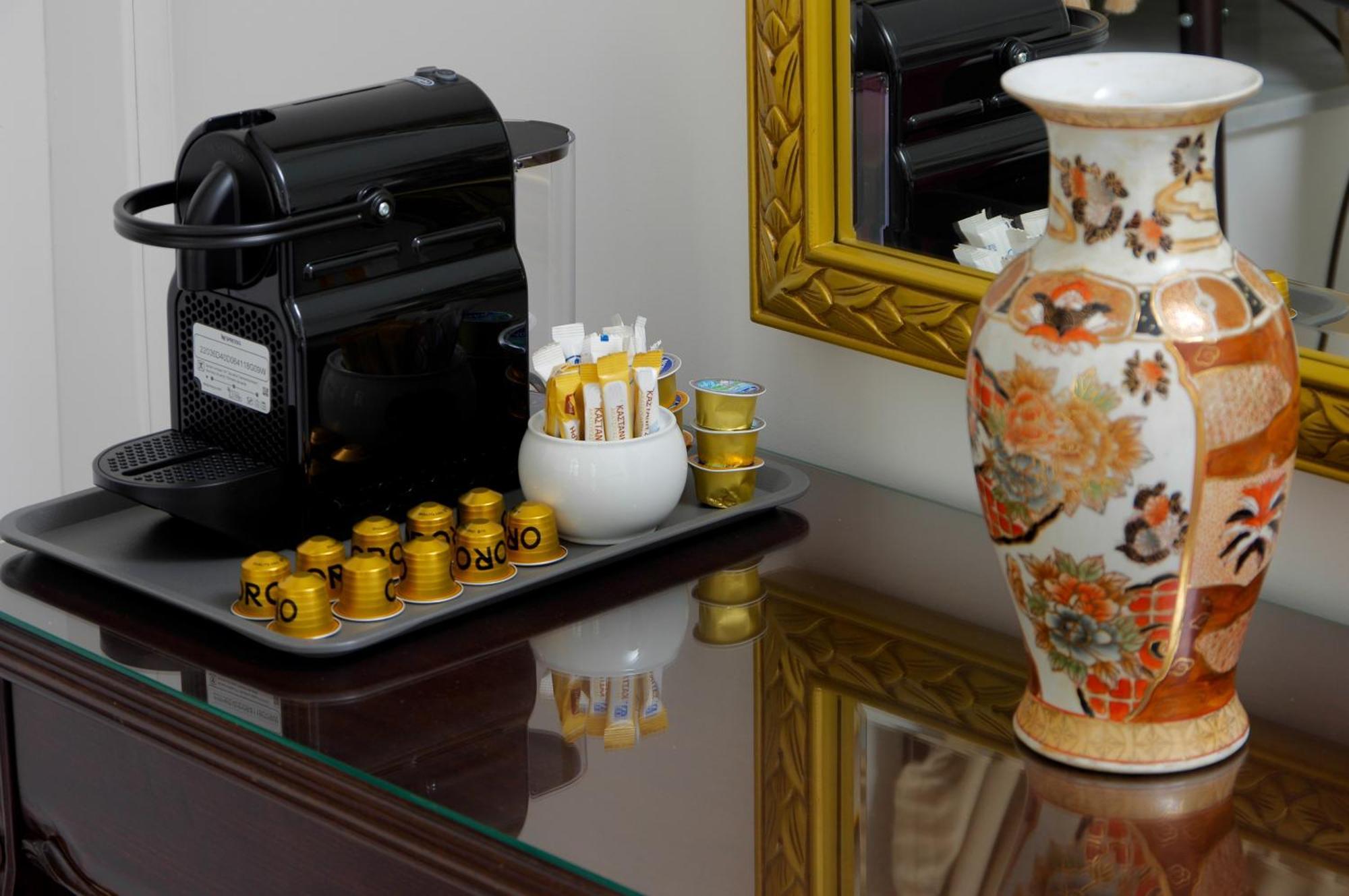 Megaron Apartment แอร์มูโปลี ภายนอก รูปภาพ