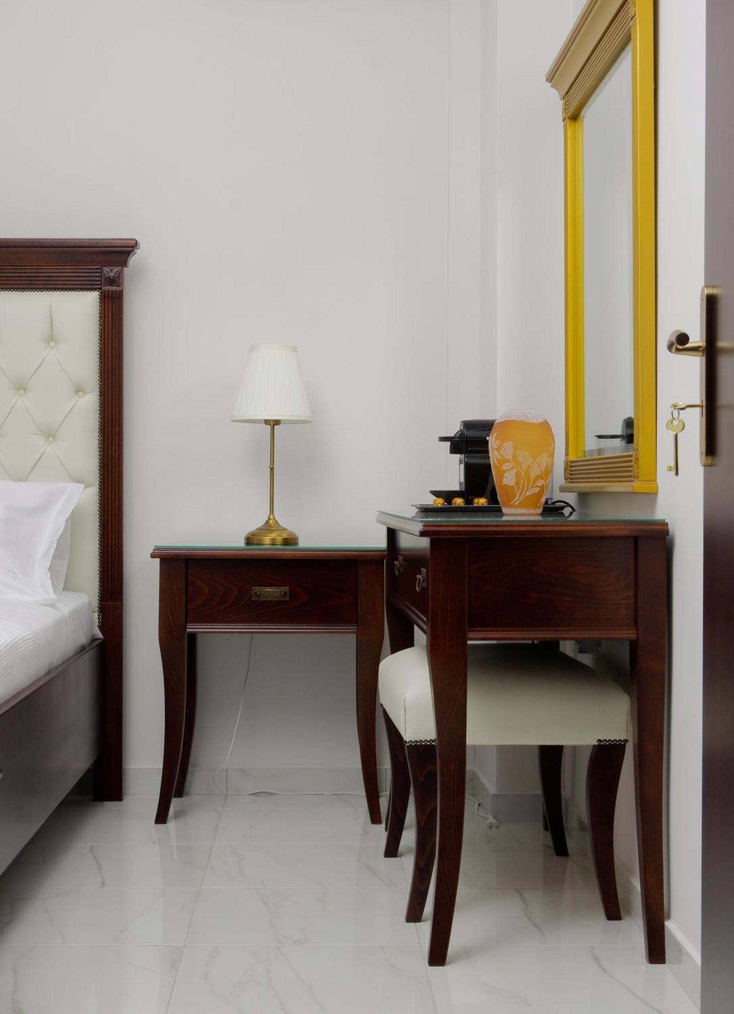 Megaron Apartment แอร์มูโปลี ภายนอก รูปภาพ