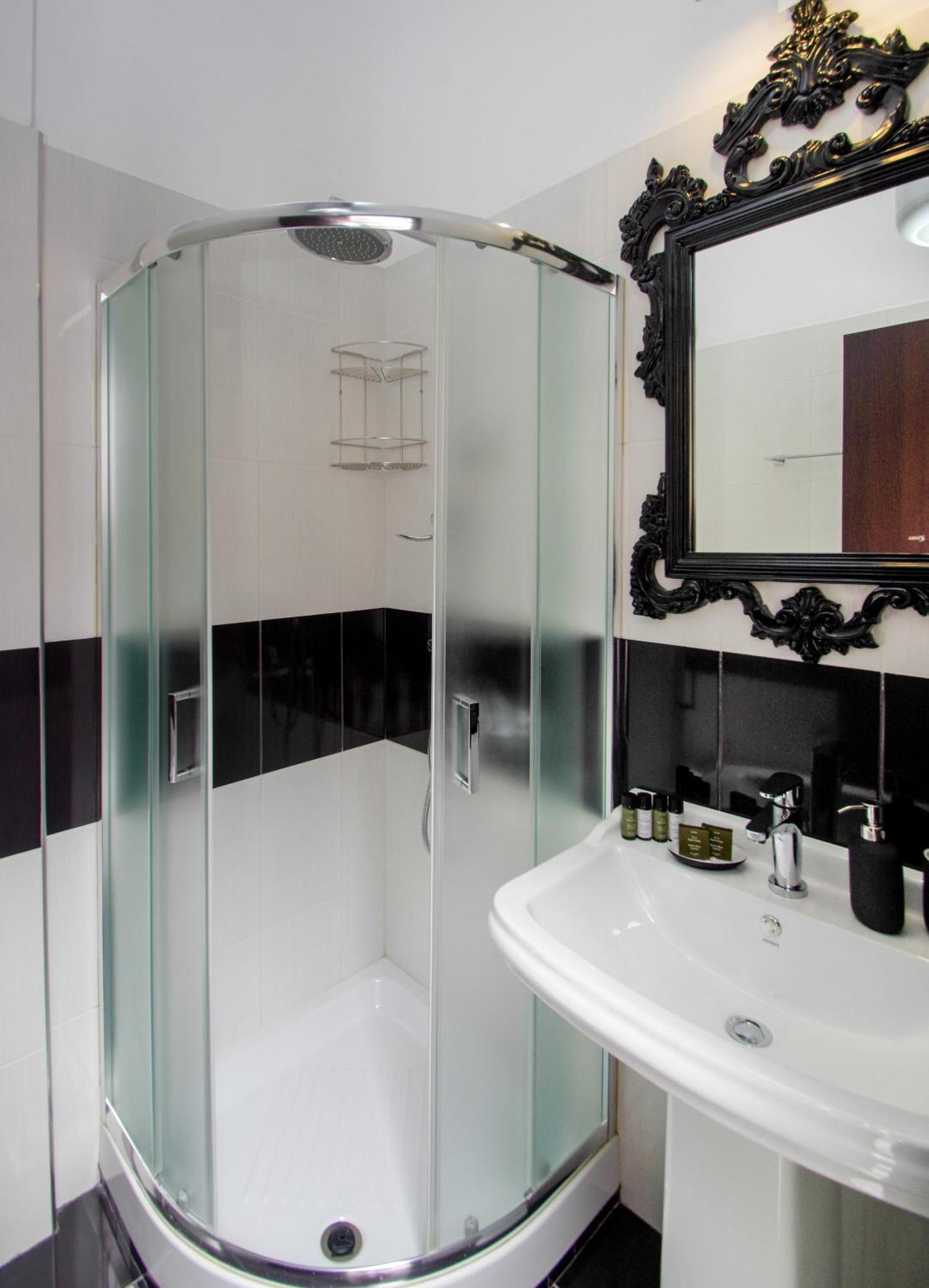 Megaron Apartment แอร์มูโปลี ภายนอก รูปภาพ